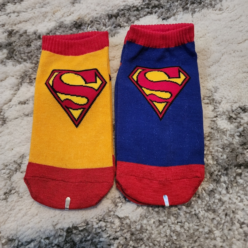 NWOT Pair of Superman Logo Ankle Socks